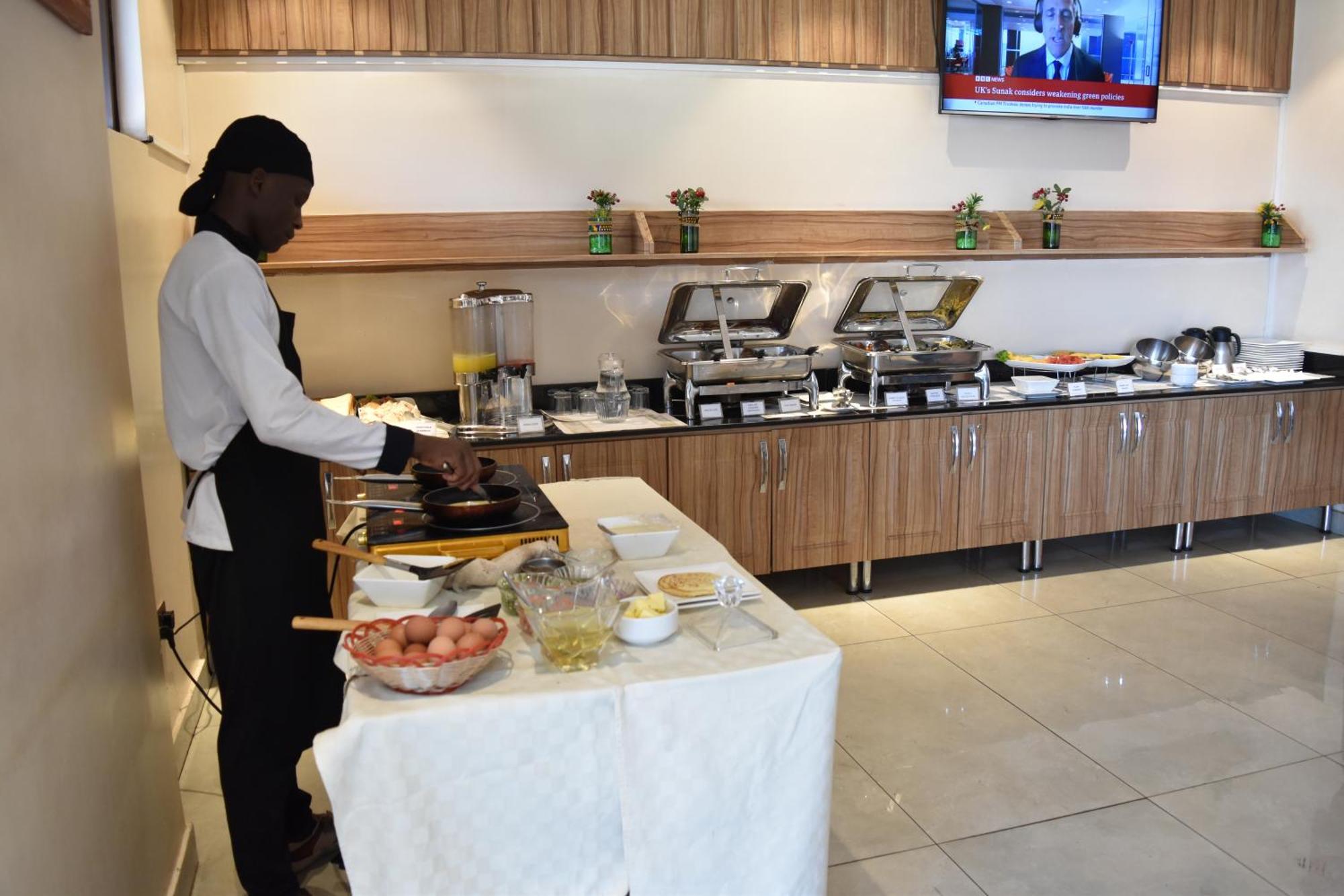 Millennium Terrace Hotel Kampala Extérieur photo